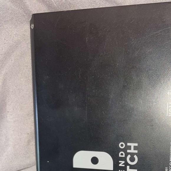 Nintendo switch Console - Picture 2 of 6